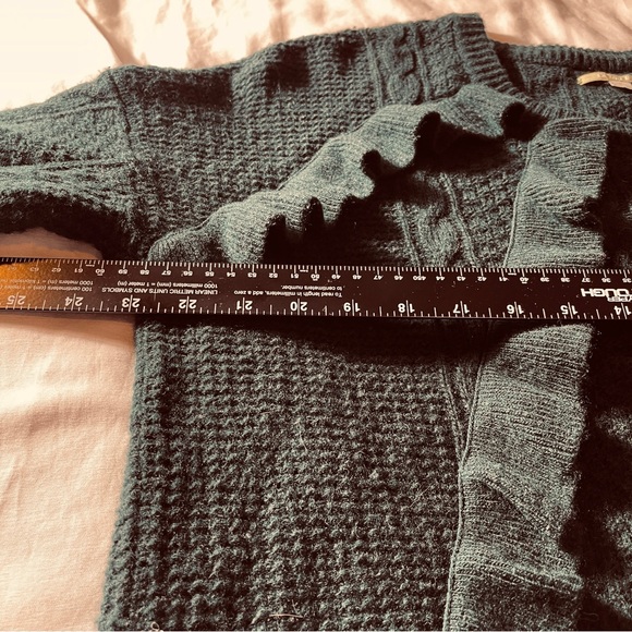 Gianni Bini  Ruffle Cable-Knit Alpaca Blend Sweater-Forest Green (L) - Picture 6 of 9